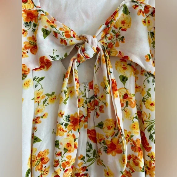 Lulu’s Day Date floral tie back dress - Picture 3 of 4